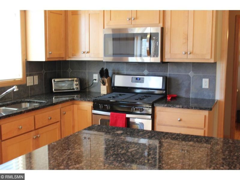1643 Fox Rn, Shakopee, MN 55379
