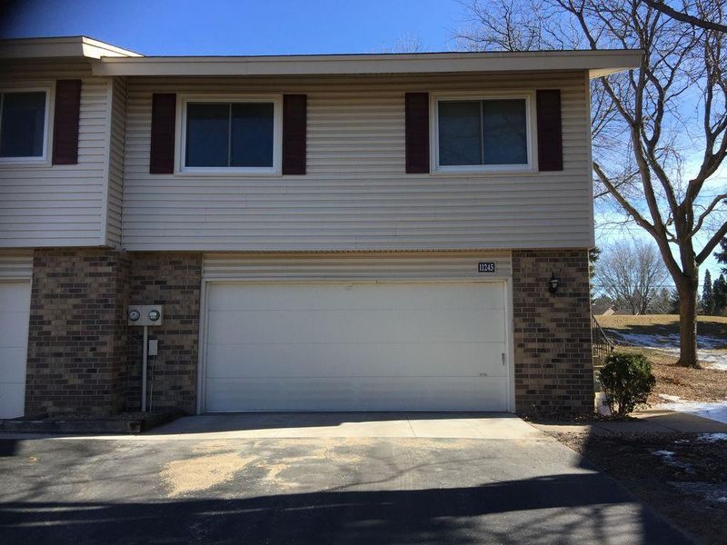11245 Vessey Ct, Bloomington, MN 55437