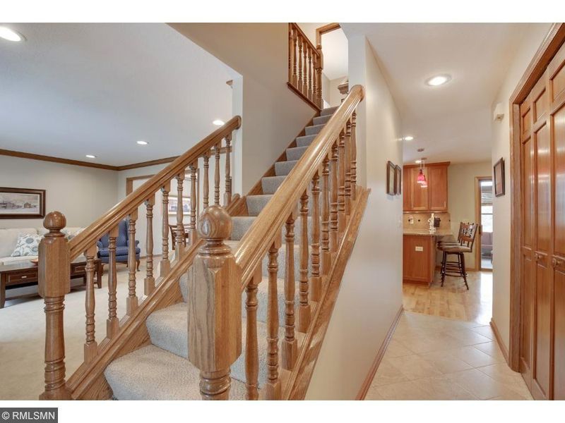 9415 Toledo Ave S, Bloomington, MN 55437
