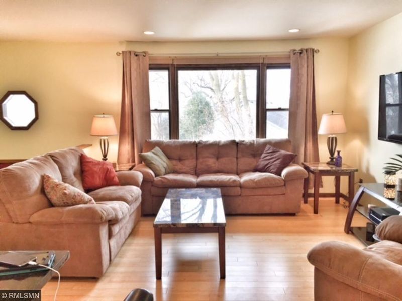2601 S Shore Dr, Prior Lake, MN 55372