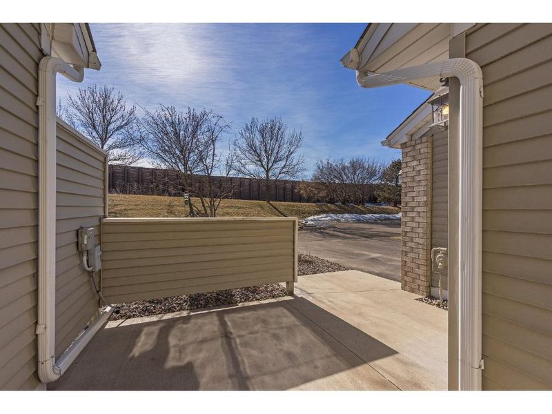 480 Heartland Ct, Chanhassen, MN 55317