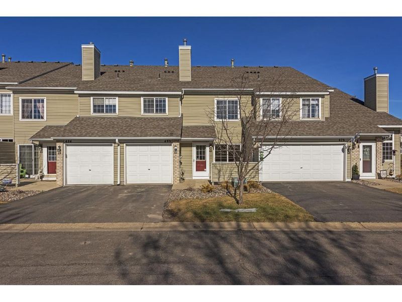 480 Heartland Ct, Chanhassen, MN 55317