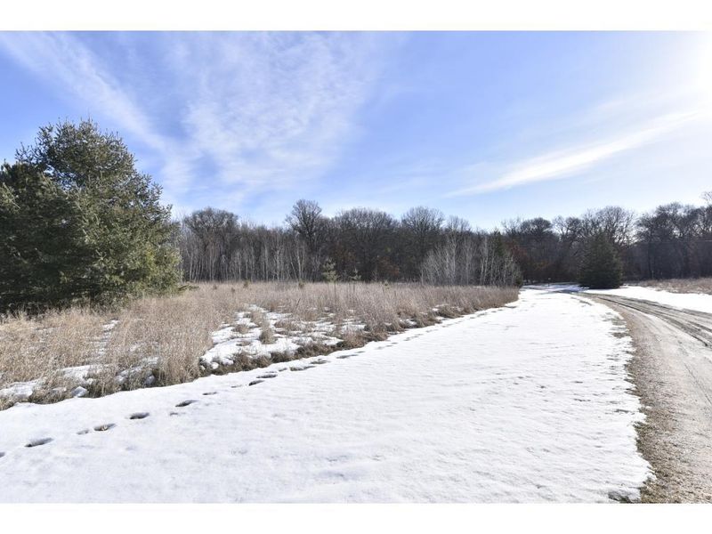 29842 Roanoke St NW, Cambridge, MN 55008