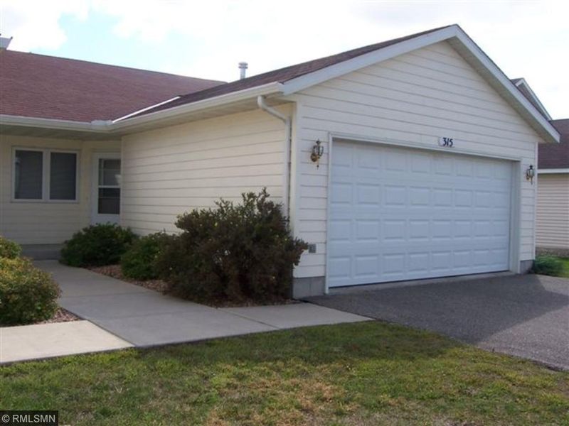 315 Sunfish Ct, Winsted, MN 55395