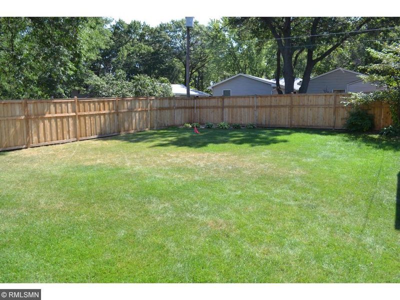 338 105th Ave NE, Blaine, MN 55434