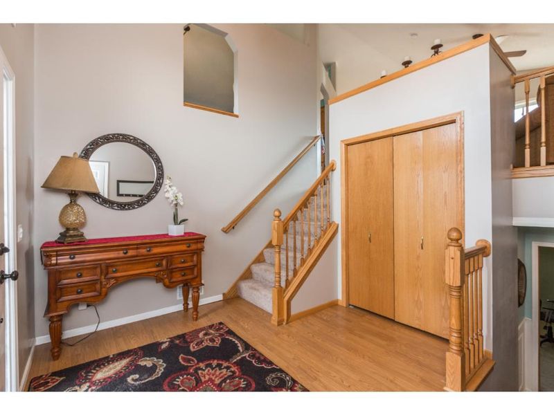636 Lois Ln, Lino Lakes, MN 55014