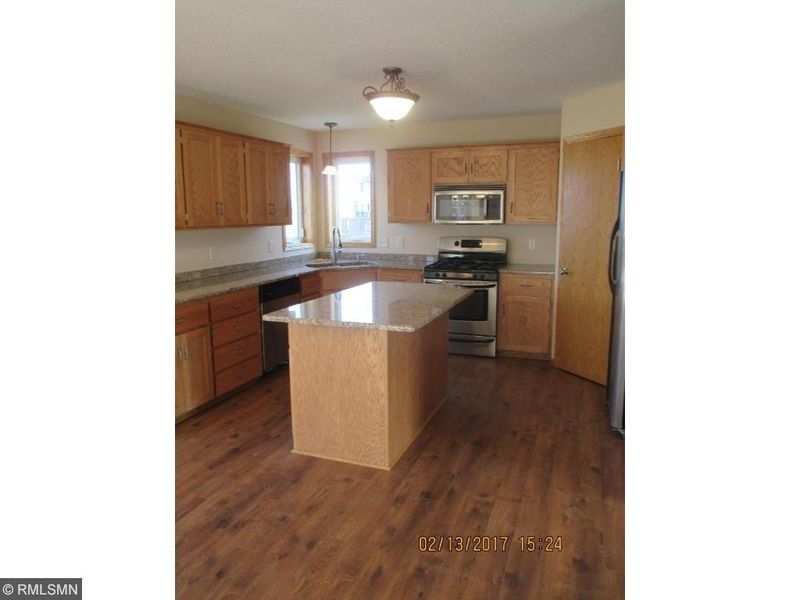 9578 Park Place Dr, Monticello, MN 55362
