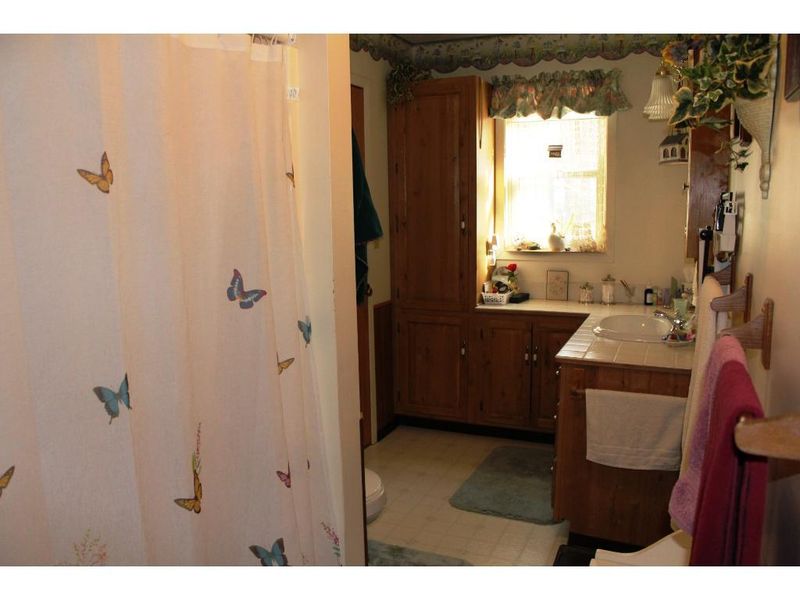 28497 Owl Dr, Browerville, MN 56438