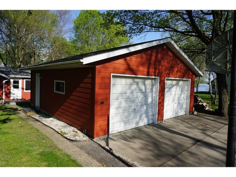 24466 168th St, Eden Valley, MN 55329