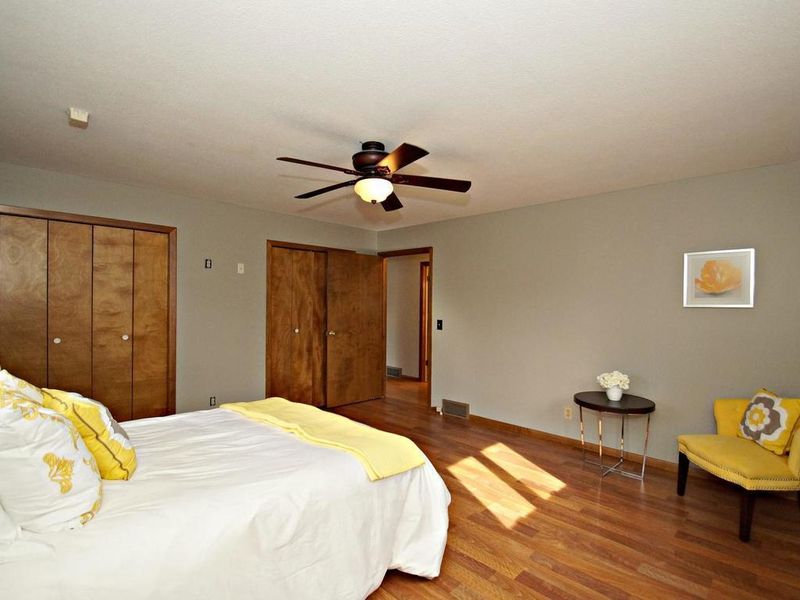 726 Spencer St S, Shakopee, MN 55379