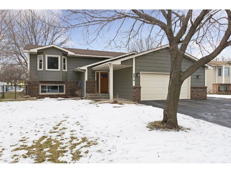 9914 Xebec St NE, Circle Pines, MN 55014