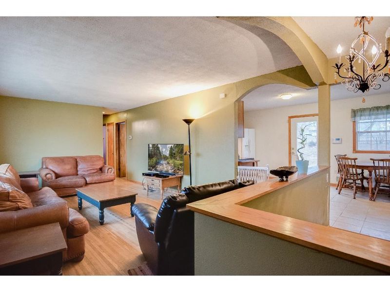 1645 Gervais Ave E, Maplewood, MN 55109