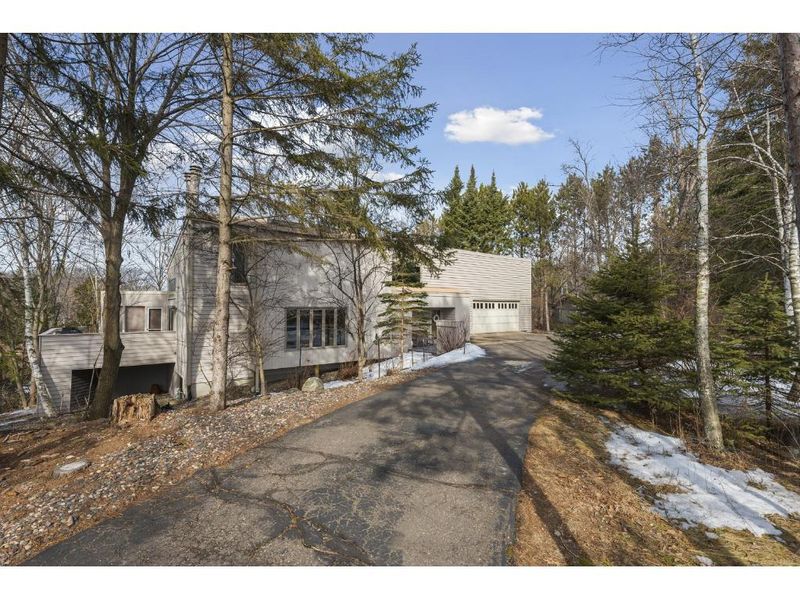 9 Hay Camp Rd, North Oaks, MN 55127