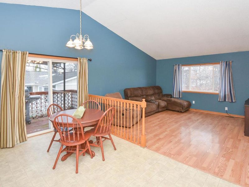 930 Meadow Oak Dr, Monticello, MN 55362