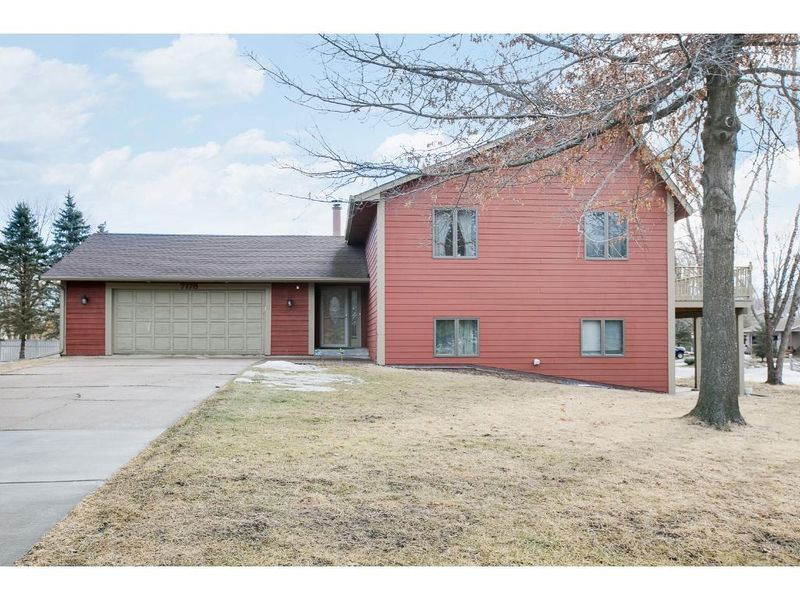 7178 Mill Rd, Hugo, MN 55038