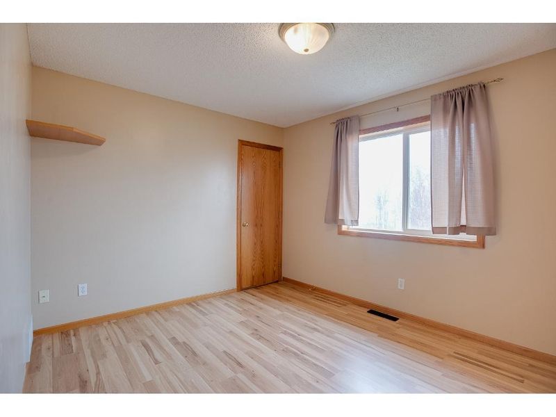1402 S 5th St, Princeton, MN 55371