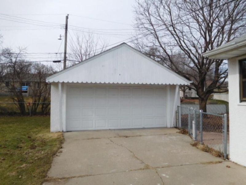 965 Charlton St, West Saint Paul, MN 55118