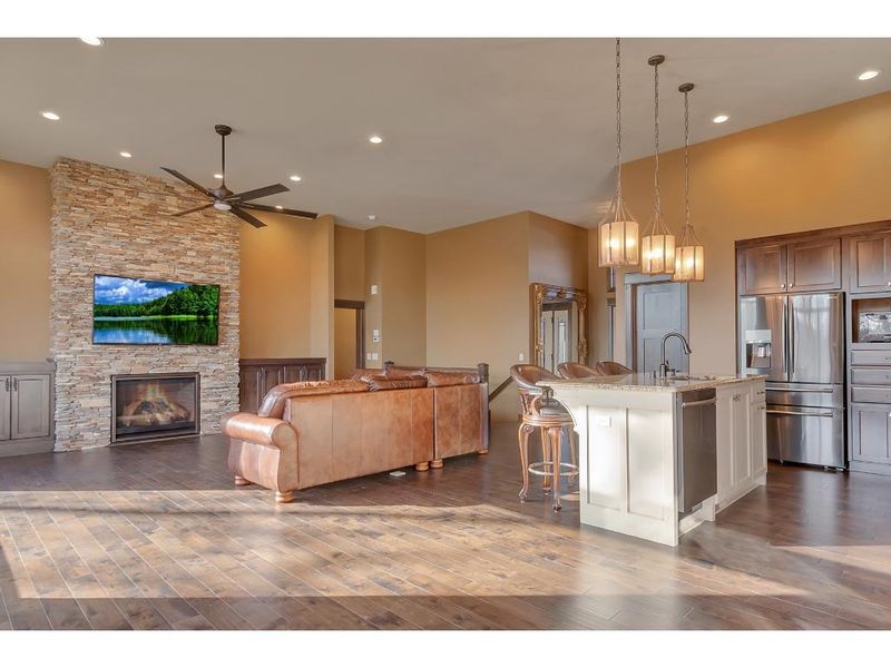 1572 S 39th St S, Saint Cloud, MN 56301