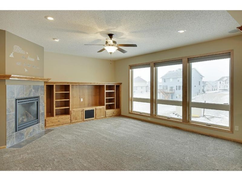 19277 Cattail Ct, Farmington, MN 55024