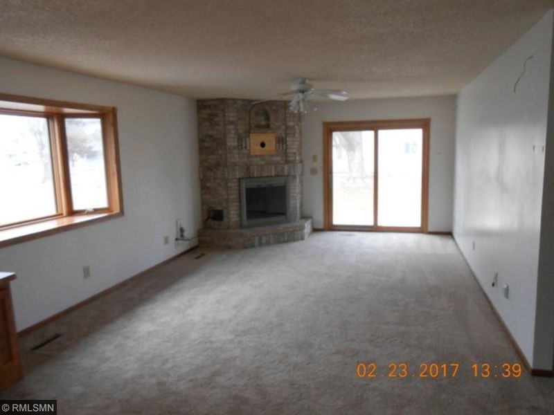 745 W 4th St, Rush City, MN 55069