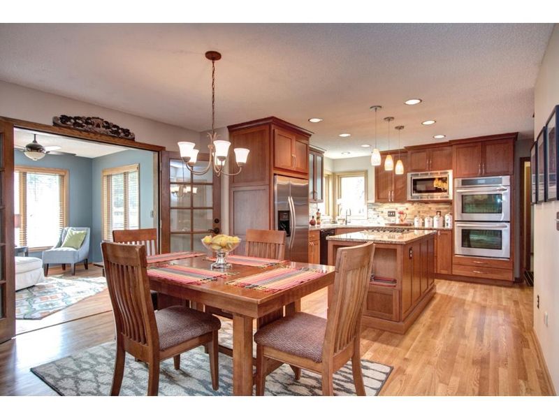 11551 Raspberry Hill Rd, Eden Prairie, MN 55344