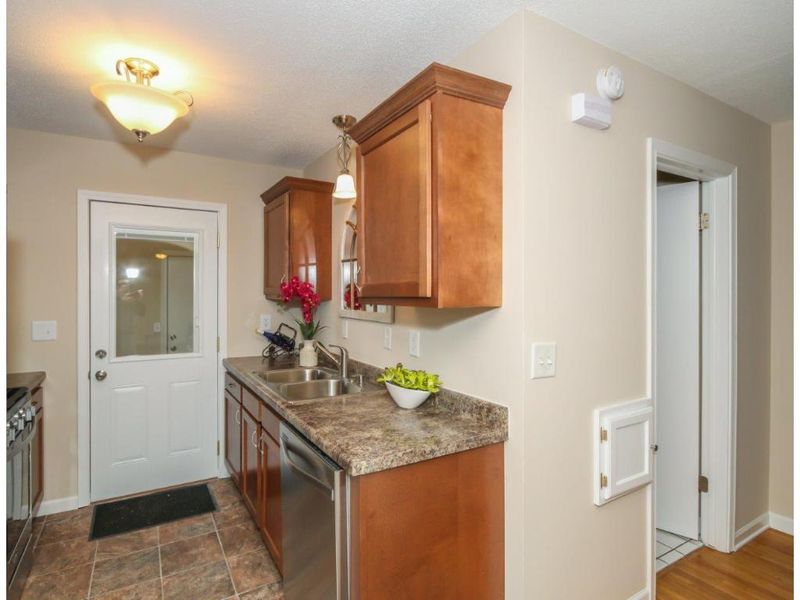 1112 Aurora Ave, Saint Paul Park, MN 55071