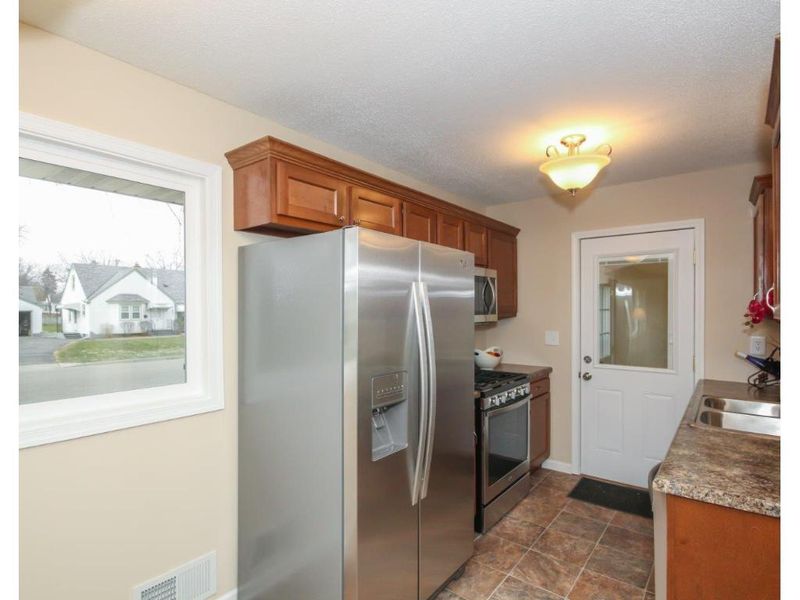 1112 Aurora Ave, Saint Paul Park, MN 55071