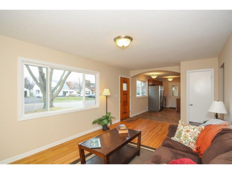 1112 Aurora Ave, Saint Paul Park, MN 55071