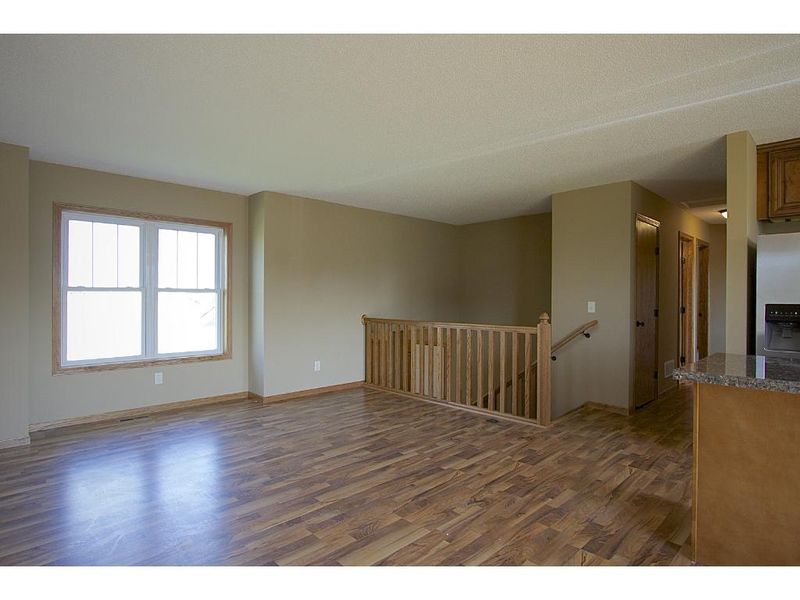 2241 8th Ln SE, Cambridge, MN 55008