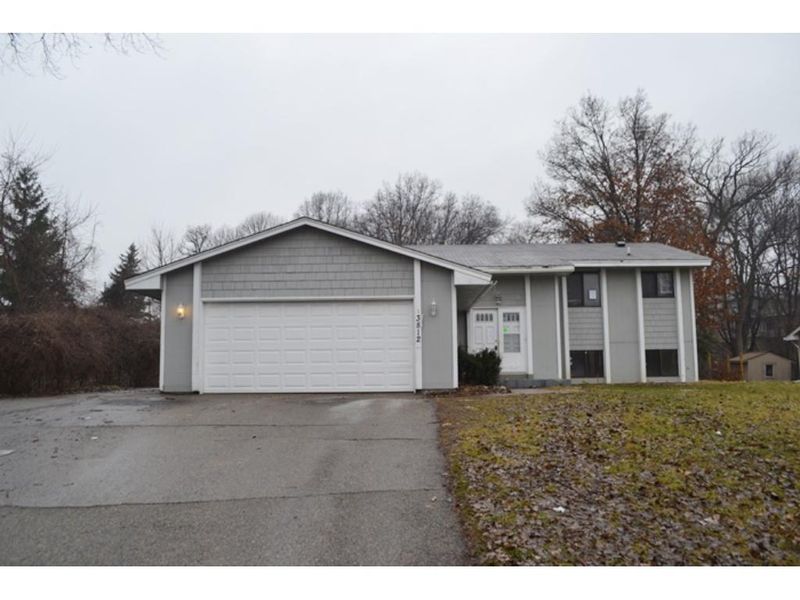 13812 E Wellington Crescent, Burnsville, MN 55337