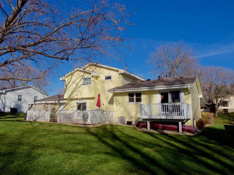 9944 Little Rd, Bloomington, MN 55437