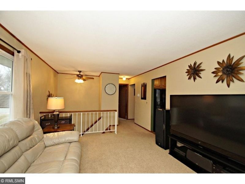 1851 Manton St, Maplewood, MN 55109