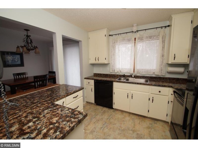 3740 Stacy Cir, White Bear Lake, MN 55110