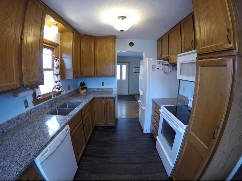 211 91st Ave NE, Blaine, MN 55434