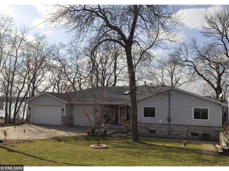 14018 Old Holt Ct, Lindstrom, MN 55045