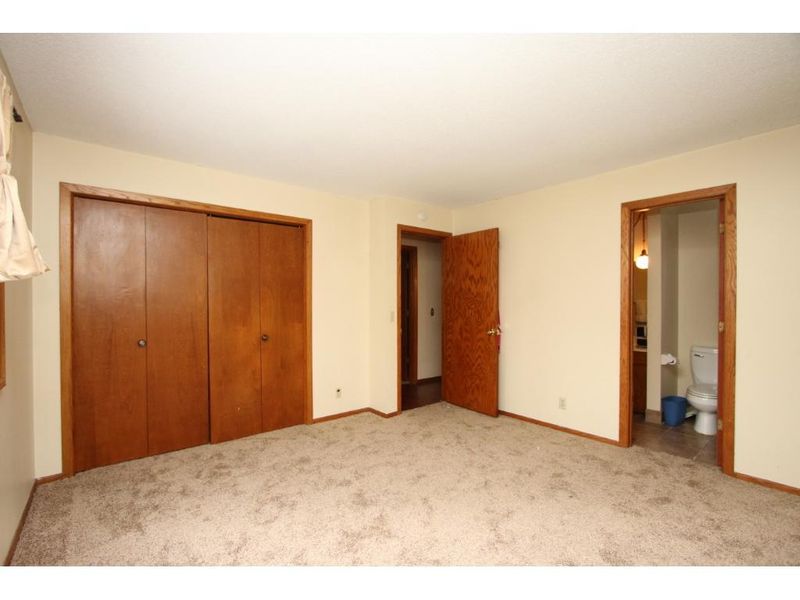 2033 75th Ct N, Brooklyn Park, MN 55444