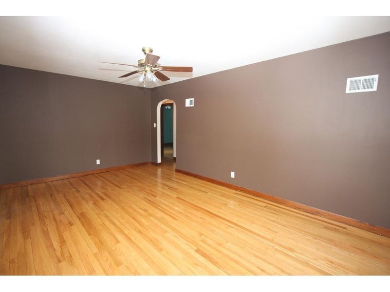 127 W Truman Ave, Eau Claire, WI 54701