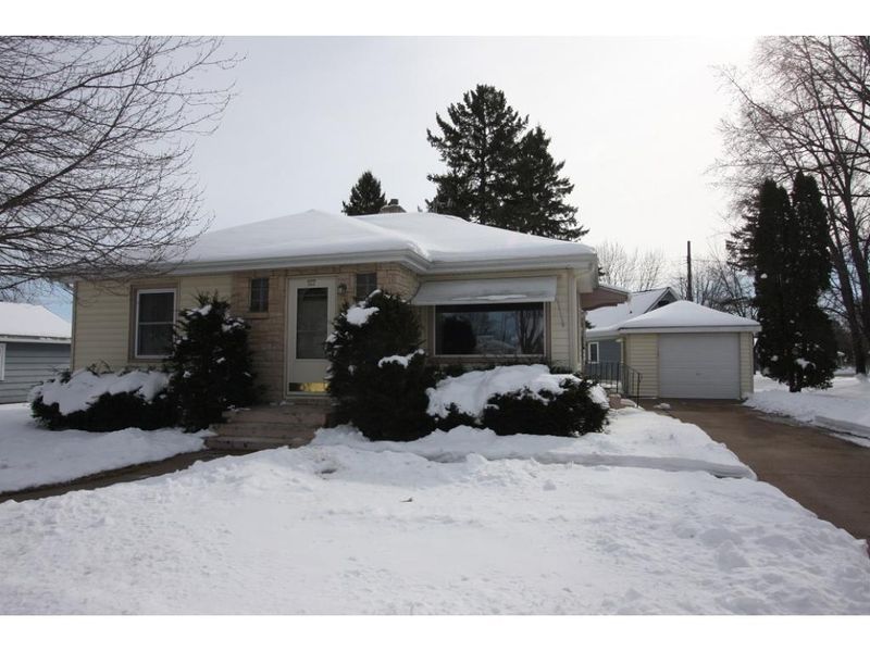127 W Truman Ave, Eau Claire, WI 54701