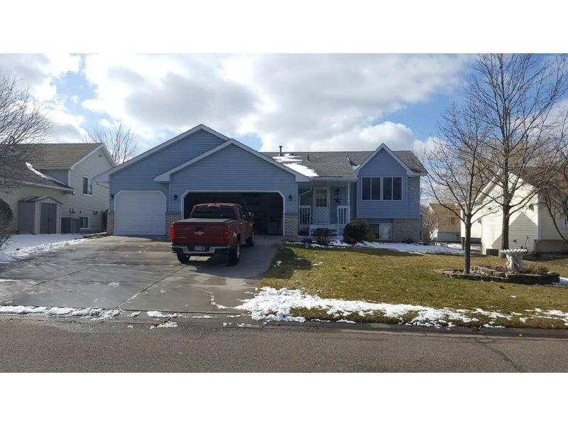 2436 Hydram Ave N, Oakdale, MN 55128