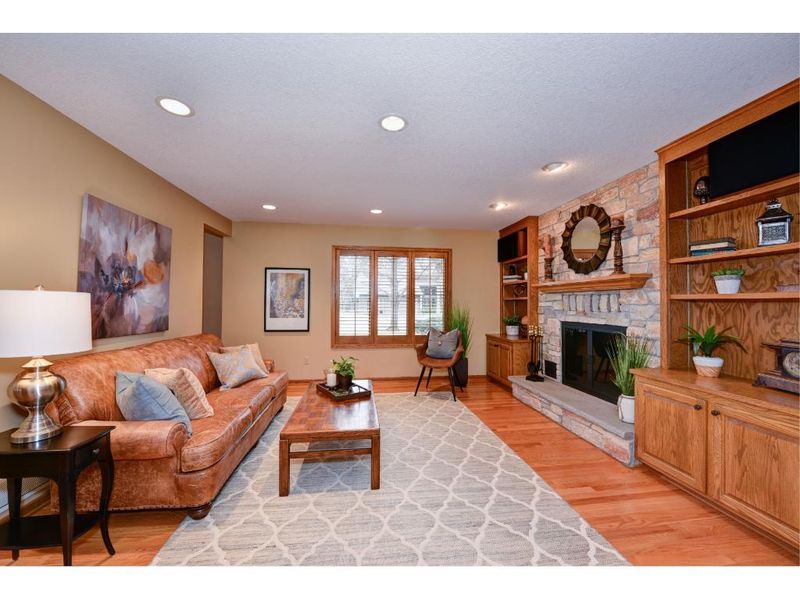 13165 Heritage Way, Apple Valley, MN 55124