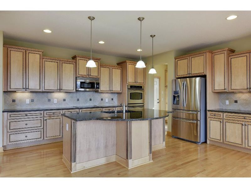 1885 Carriage Dr, Victoria, MN 55386