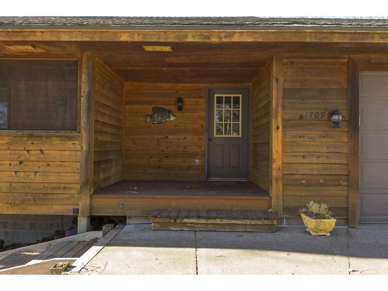 1709 Eagle Ln, Mound, MN 55364