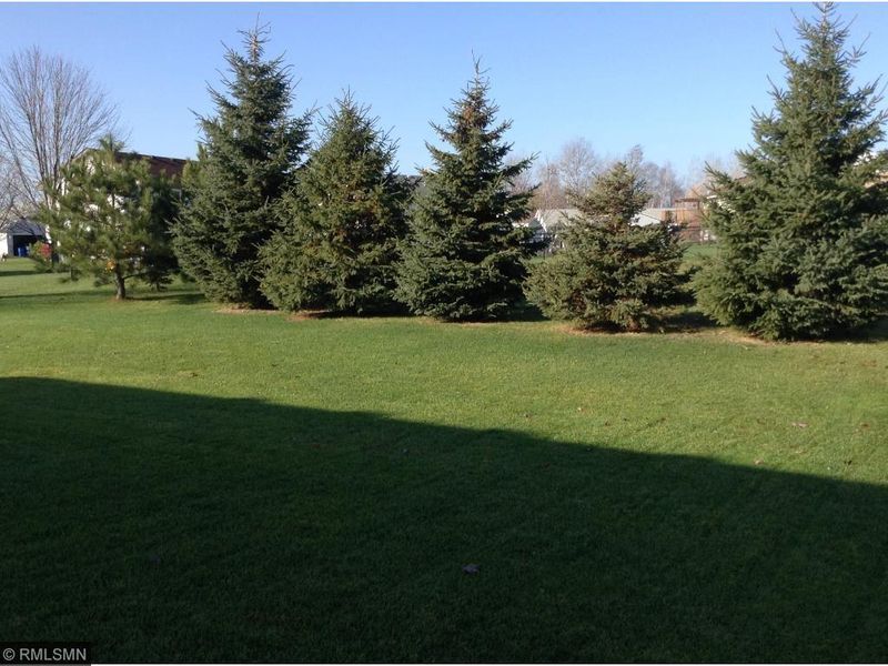 902 Marsh View Ave, Braham, MN 55006