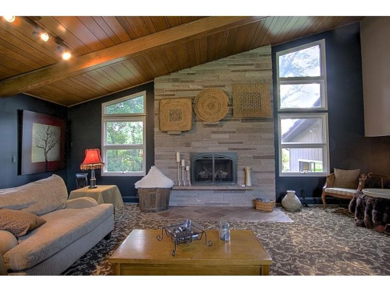 32941 Palm St NW, Cambridge, MN 55008