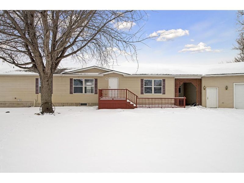 17583 130th St, Hutchinson, MN 55350
