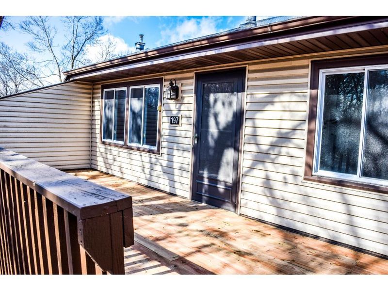 197 River Woods Ln, Burnsville, MN 55337
