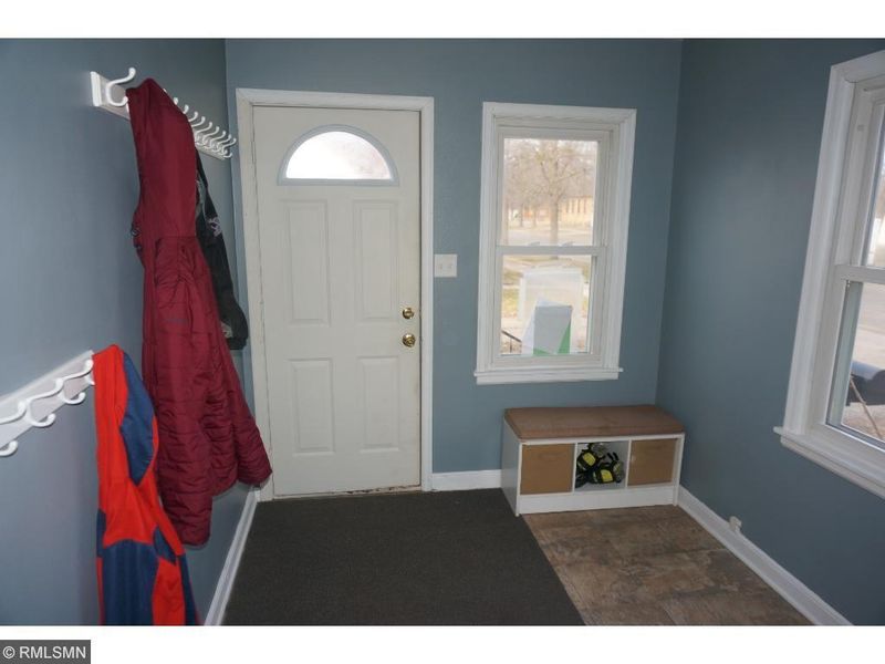 222 S Chestnut St, Belle Plaine, MN 56011