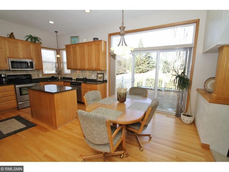 2398 Manuela Dr, Chaska, MN 55318