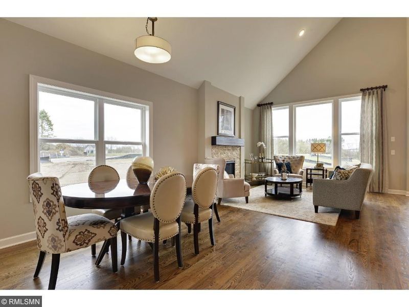 1098 Pine Hill Ln, White Bear Twp, MN 55127