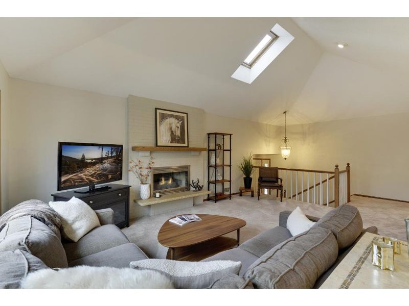4717 Fairhills Rd E, Minnetonka, MN 55345